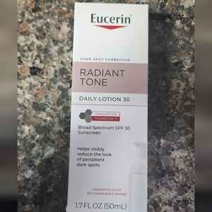 Radiant Tone Daily Lotion 30 - White